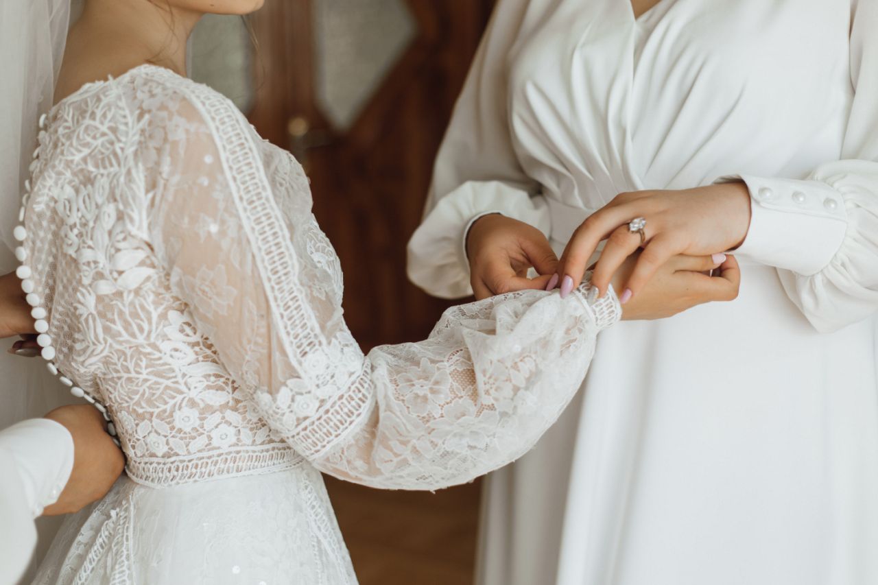 How to Clean a Wedding Dress' Lace – MyDressbox Australia