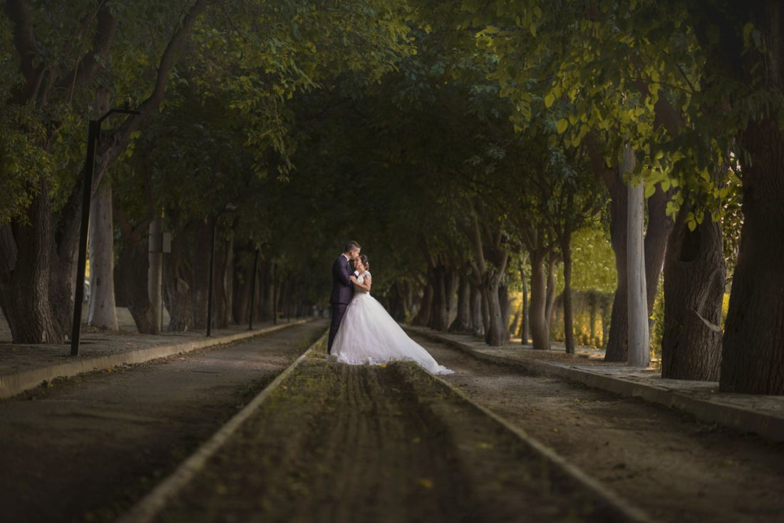 How to Properly Pack a Wedding Dress for Shipping?